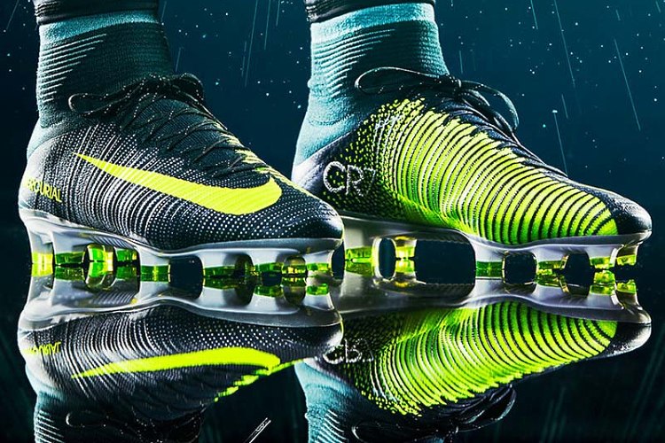 футбольные бутсы