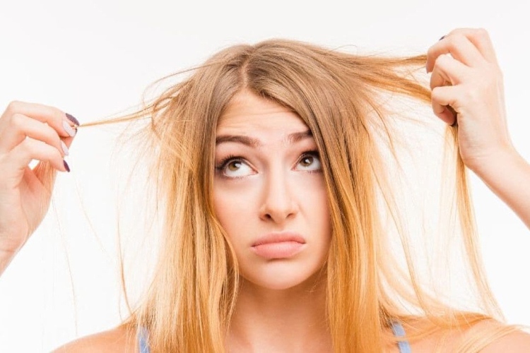 Что вызывает повреждение волос?