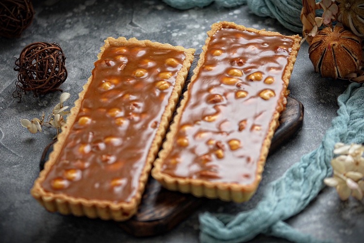 Десерт с карамелью