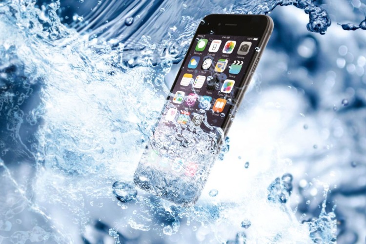 Что делать, если мобильный телефон упал в воду