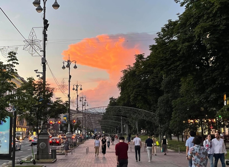 Облако. Ядерный гриб над Киевом