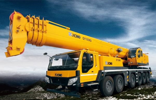 Автокран в городе