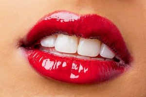 Почему трескаются губы