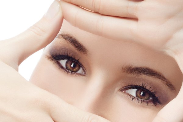 Уход за кожей вокруг глаз