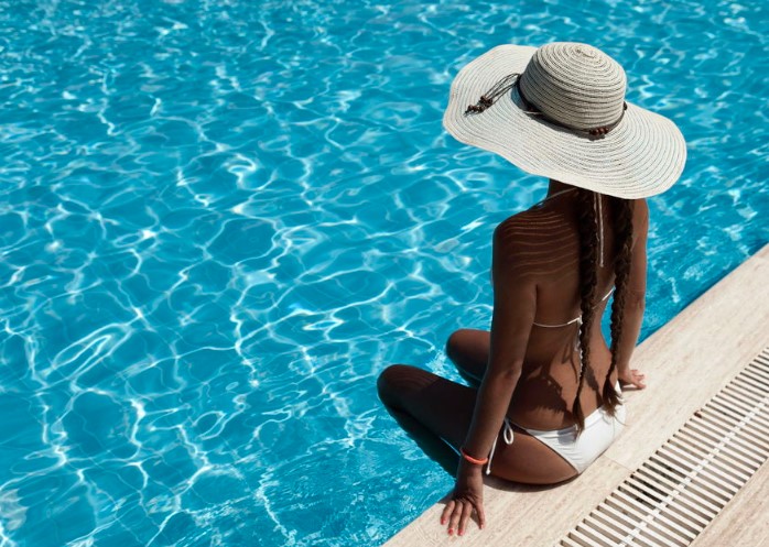 Уход за водой в бассейне