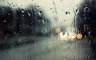 "Чому "плачуть" вікна