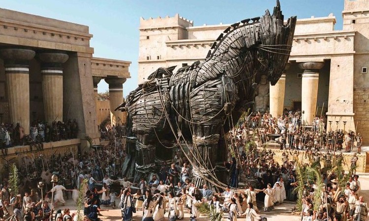 Що означає вислів Троянський кінь