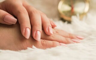 що таке комбінований манікюр