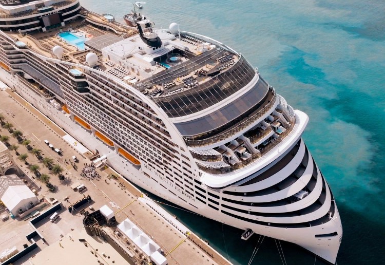 Круизный лайнер