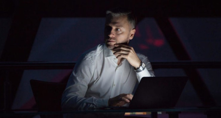 Робота ночами загрожує виразкою і закрепами