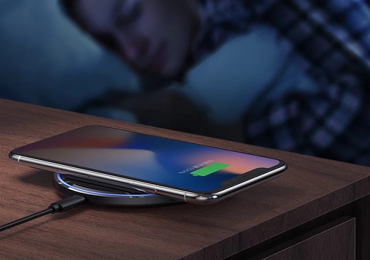 Бездротова чи дротова: яка зарядка краща