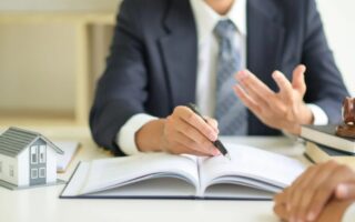 Захист майна боржника