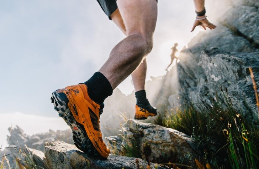 Кроссовки для похода: как выбрать