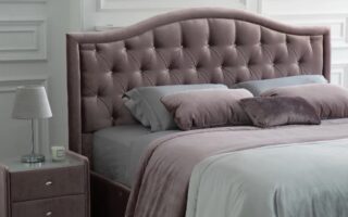 Кровать с мягким изголовьем