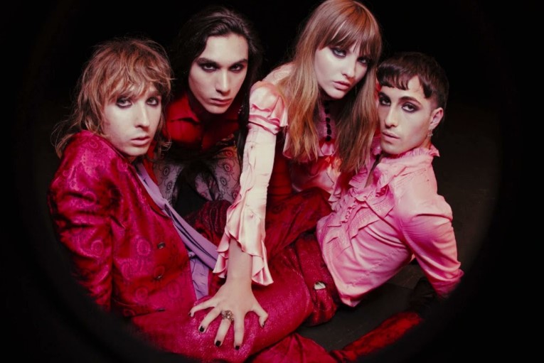 Måneskin — I WANNA BE YOUR SLAVE