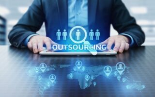 Що таке аутсорсингова компанія