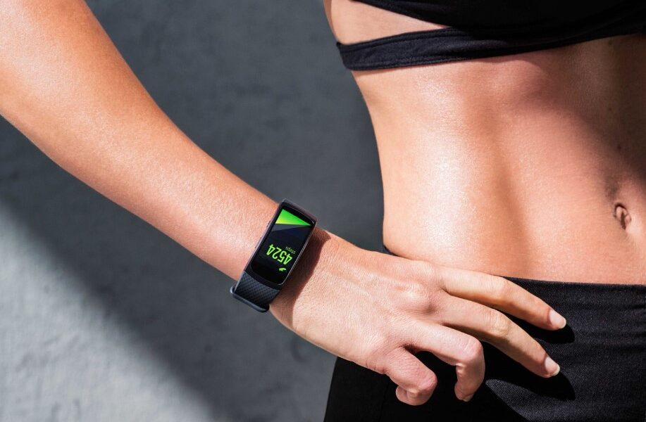 Фитнес-браслет