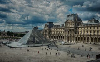 Лувр: храм мистецтва