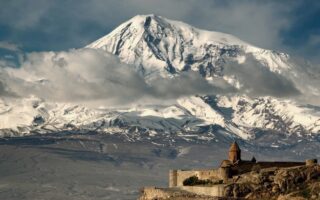 де знаходиться гора Арарат