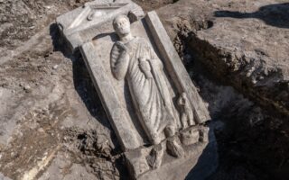 Що таке речові історичні джерела