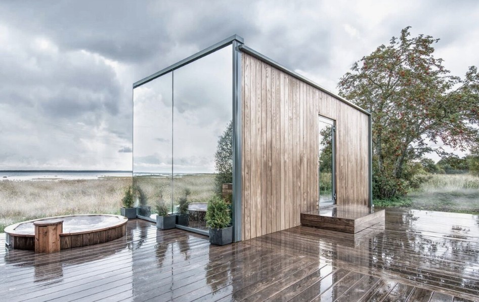 дзеркальні будинки з мальовничим краєвидом