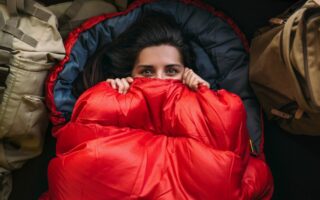 Кемпінгові спальники vs трекінгові