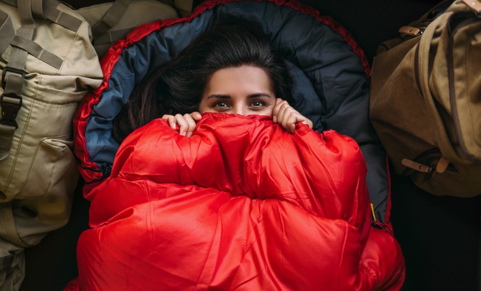 Кемпінгові спальники vs трекінгові