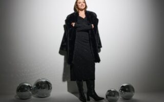 Жіночі ботильйони та спідниця – як підібрати