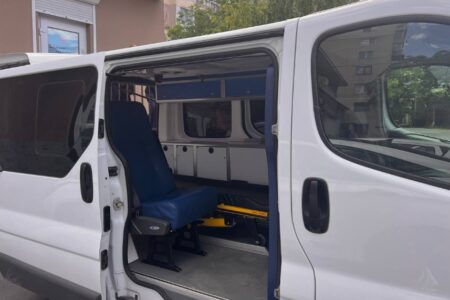 Коли потрібна служба перевезення лежачих хворих?